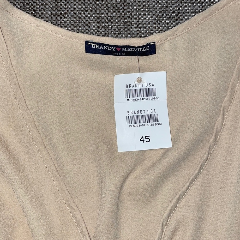 *NWT* Brandy Melville romper - Picture 3 of 4